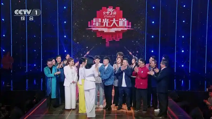 《星光大道》已成鸡肋,从选手到点评嘉宾再到主持人,都强颜欢笑