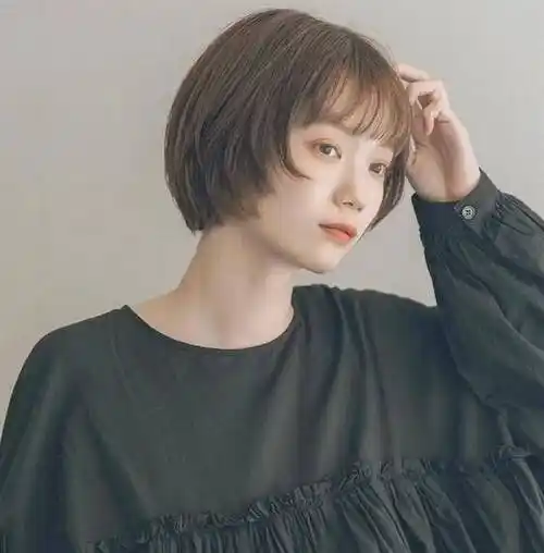 适合方脸,圆脸的一组短发,看起来特别的高级耐看_卷发_层次_修剪