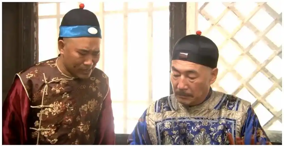 虽然安嵘饰演的秋云,是知县的小老婆,镜头并不多,可那勾魂的双眼,当真