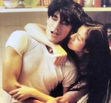 钻石单身汉金城武隐婚传闻引发热议回应称完全没有的事