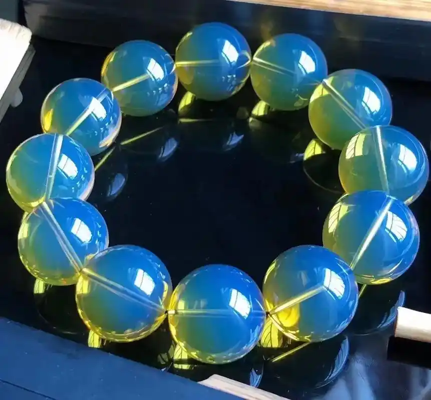 翡翠湖珠宝琥珀作品欣赏天空蓝手串规格205重572克