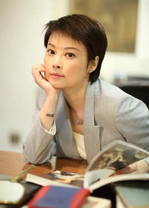 事实证明,袁立的消失,是整个娱乐圈的悲哀与损失!