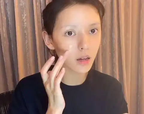 张予曦首次素颜公开化妆,这眉毛太真实了,网友:依旧很精致