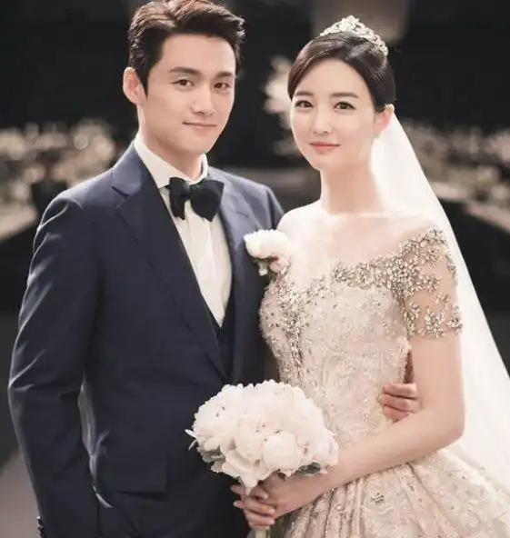 明星夫妇的最美时刻盘点韩国明星婚礼现场的那些魅力婚纱
