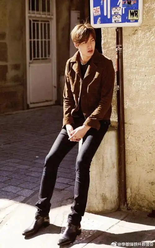 毋庸置疑的好衣品,李敏镐优秀的身材加成