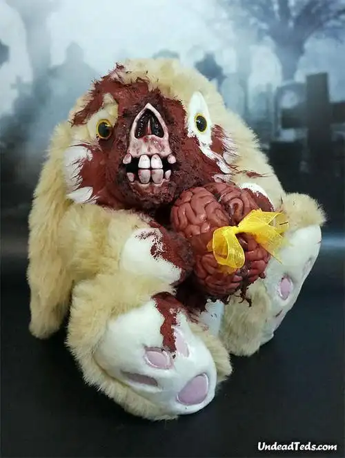 恐怖的"僵尸泰迪熊"