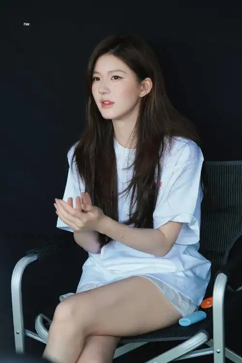 赵露思许我耀眼开机气氛组##赵露思许我耀眼开机图#    赵露思你可爱