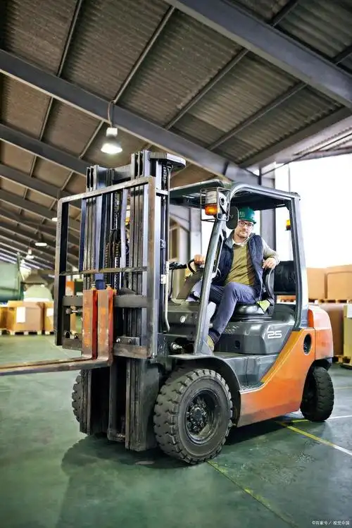 随着物流运输行业的快速发展,叉车在生产,仓储,物流等领域得到广泛