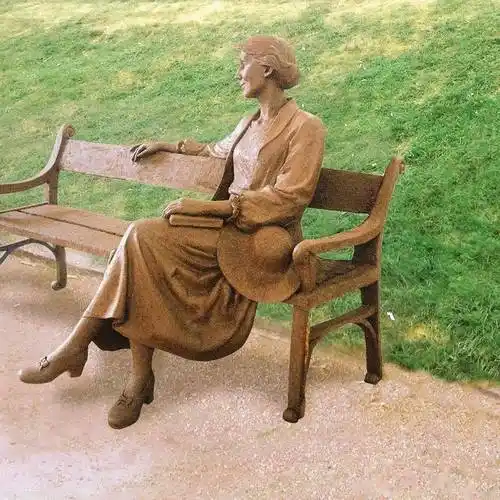 伍尔夫在那儿成立了霍加斯出版社并居住了10年