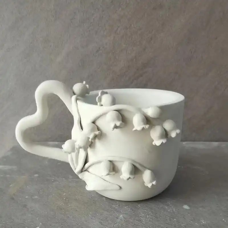 创作灵感 #手工diy #手艺人 #陶艺 "铃兰杯子" - 抖音