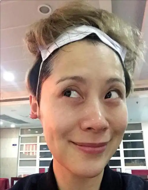 海清素颜皮肤真好一点都不比年轻女星差