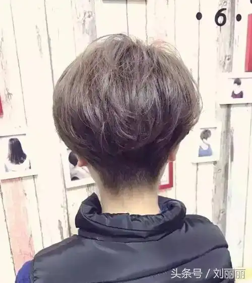 2018短发流行"铲发脚",干净利落很轻松,让你走路都带风