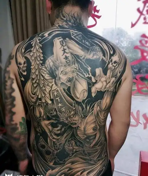 满背黑白无常遮盖恢复效果纹身图片
