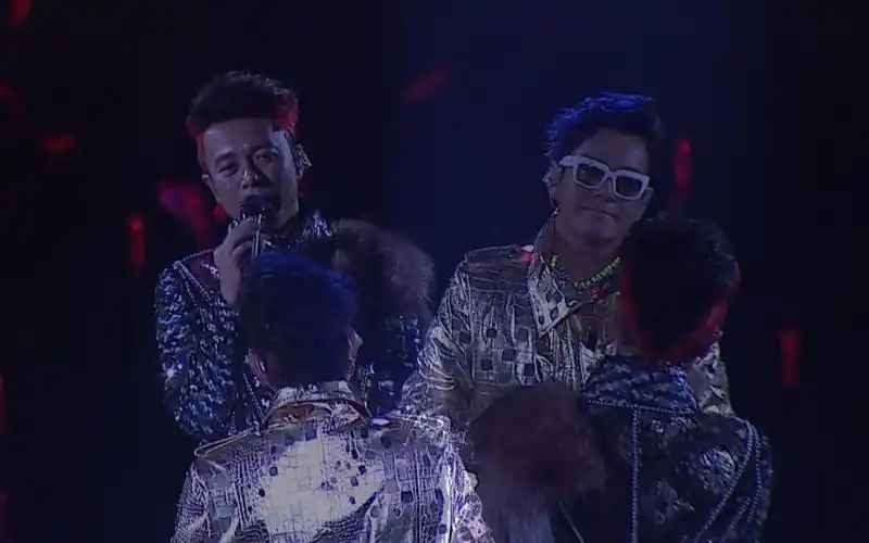 克勤送给校长的歌#谭咏麟#李克勤#2013香港有声音-左麟右李10周年演唱