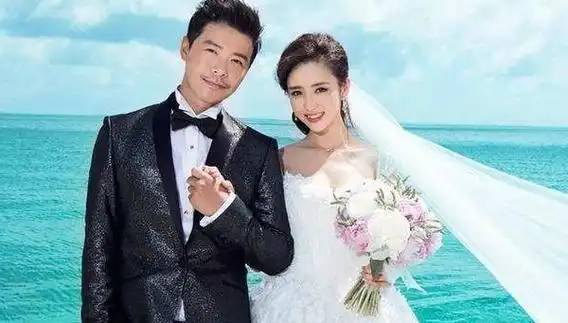 是她的前夫陈思诚,如今的佟丽娅是是单身状态,并没有现任(第二任)丈夫