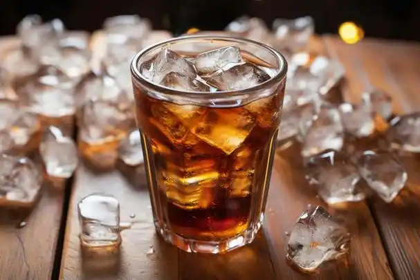 夏季,天气炎热,喝一口冰镇饮料,冰凉清爽,酸甜刺激,消暑又解渴,但是你