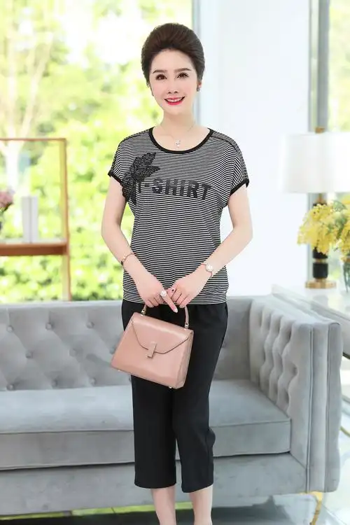 妈妈夏季套装细条纹短袖t恤两件套阔太太运动服洋气中年女装套装