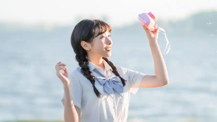 日系纯情学生妹甜美海边写真
