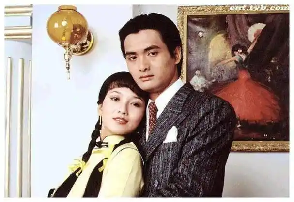 赵雅芝70岁与老公合影曝光,网友调侃像父女,男方身份众所瞩目.