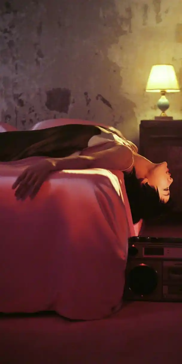 郭采洁短发写真壁纸