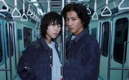 木村拓哉和窦靖童同穿牛仔服,相差24岁的两个人看不出年龄差