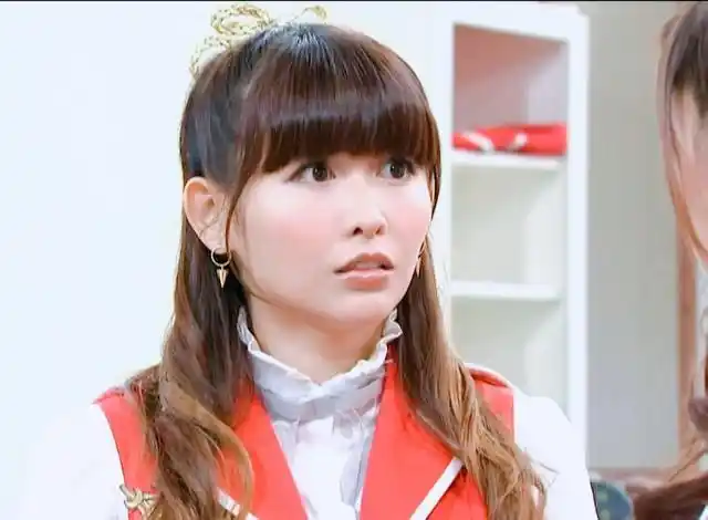 萌学园素材抱图关注