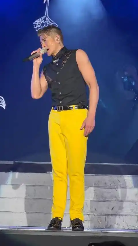 郭富城虽然没有那么高,身材比例很好,很会穿衣服