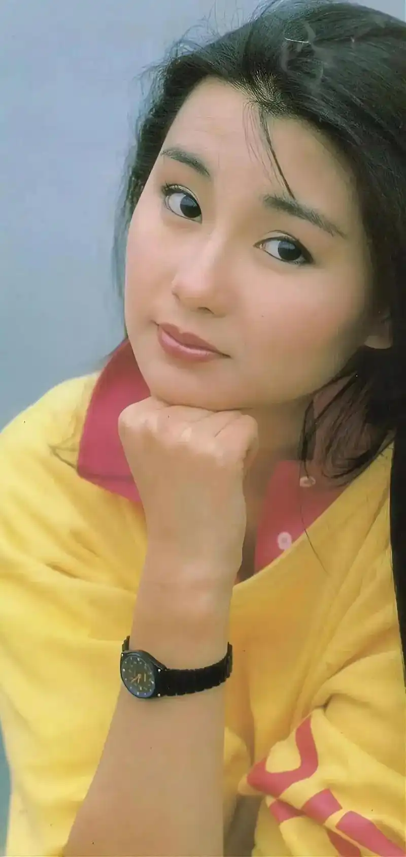 张曼玉的面容,好一幅美丽的画作,散发着迷人的光芒,让人无法移 - 抖音