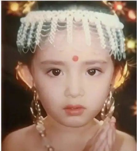 有一种可爱叫娜比,还有一种可爱漂亮叫娜比长大了,小时候的萌萌羞羞