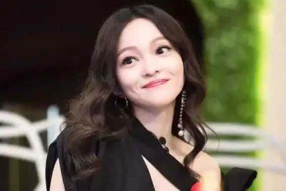 中国十大最美女歌手 邓丽君第一,张韶涵,邓紫棋上榜(2)