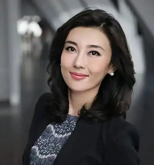 回顾央视女主持李红被誉为全国男人的女神饱受家庭传闻的困扰