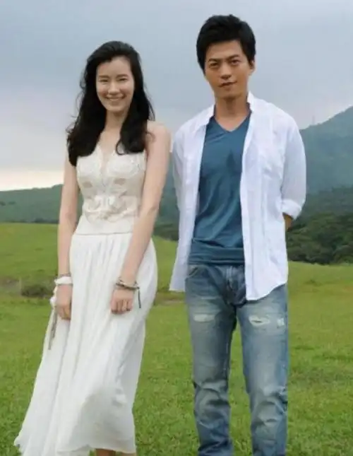 李健结婚19年不生孩子与妻子的二人世界依旧很甜蜜