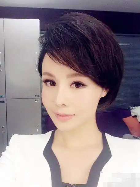 央视女主播朱晓琳穿肉色内衣出镜 朱晓琳图片(13)