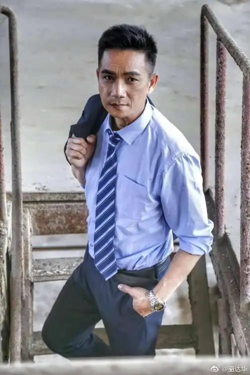 港剧反派专业户越老越帅17岁女儿身材高挑颜值高堪称最美星二代