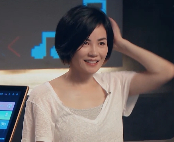 天籁歌者王菲直播生图状态好到爆炸根本看不出已经51岁