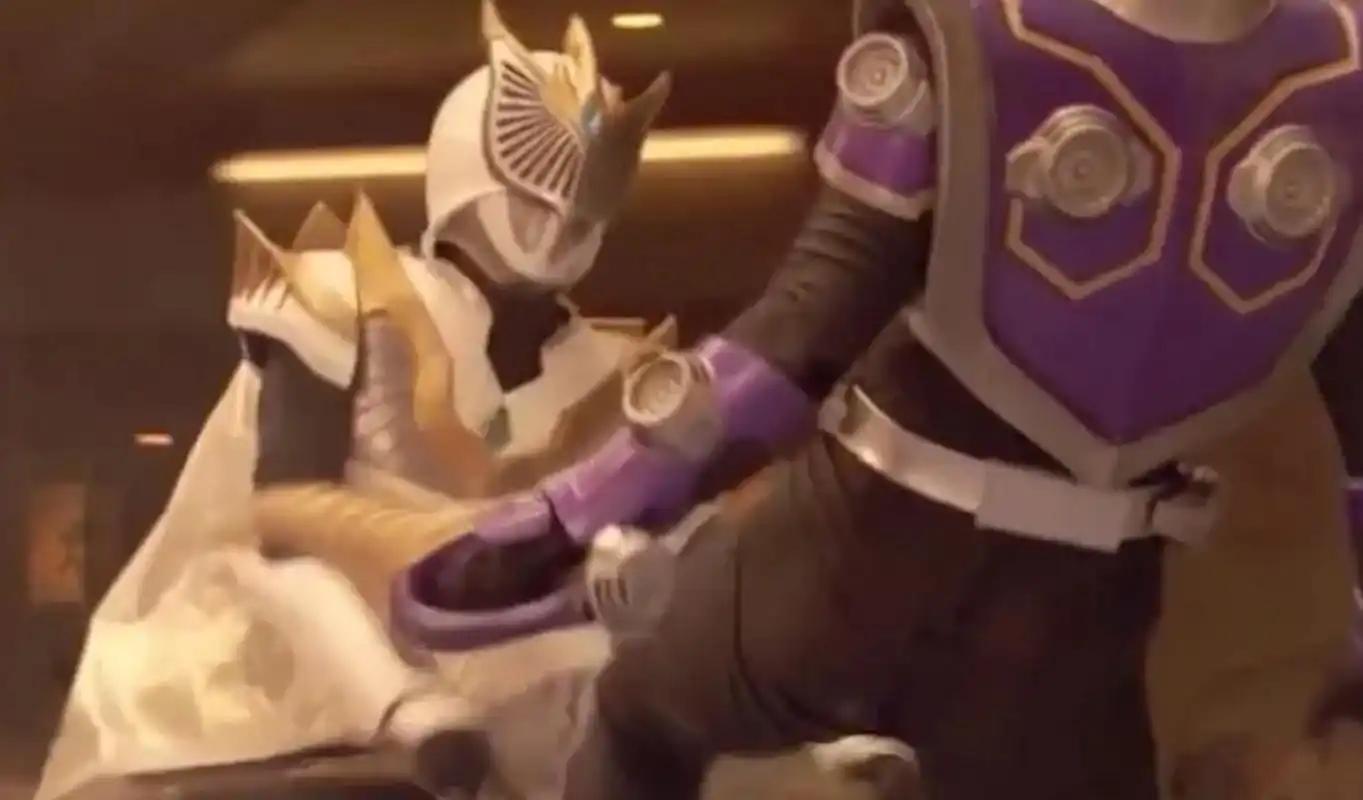 假面骑士femme,作为平成的第一位女骑士,有着精致的脸庞和高挑的身材