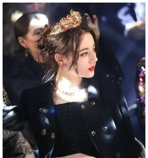 原创迪丽热巴自拍"捏脸"用力过猛!