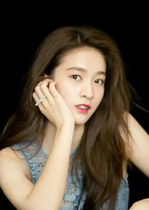 90后中国内地女演员张雪迎