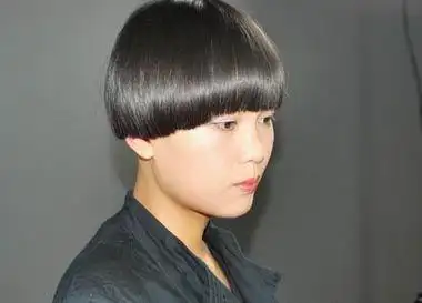 蘑菇头适合什么脸型-蘑菇头短发发型图片-男生蘑菇头-蘑菇头发型