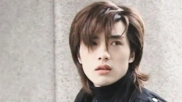 笑眼弯弯,满目含情,这谁能不心动?笑起来的时候,是标准的"月牙眼".