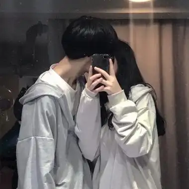 恩爱情头真人一左一右