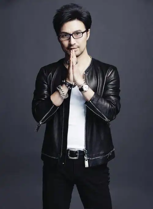 华人年度歌手是对汪峰最好的褒奖 可我觉得这还远远不够