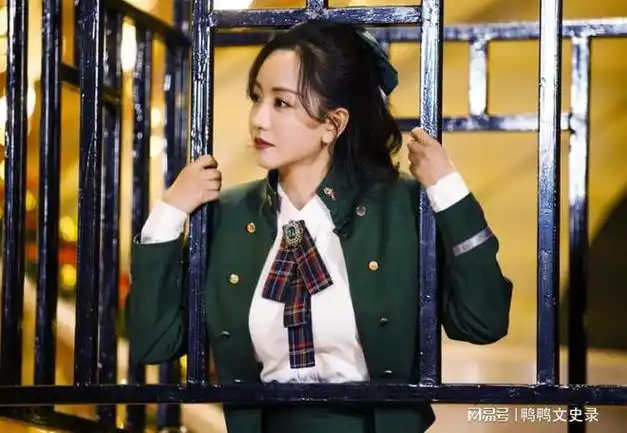 杨蓉一人去甘孜旅行,43岁单身不缺钱,感叹:不可能占尽所有好处