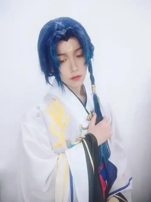 子推燕衬衣设的cos