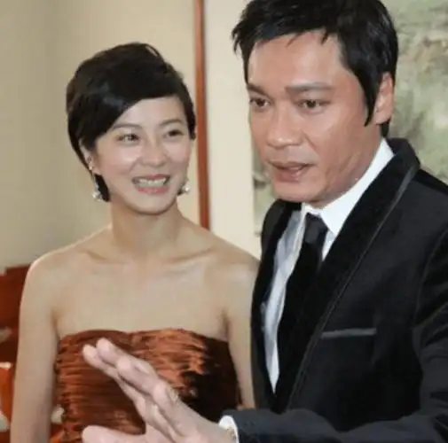 回顾罗嘉良:抛弃相爱28年的发妻,转身投入苏岩怀抱,如今幸福吗