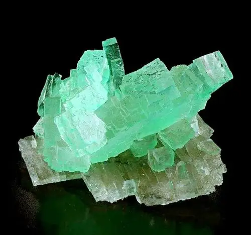 薄荷绿色的 石盐 halite