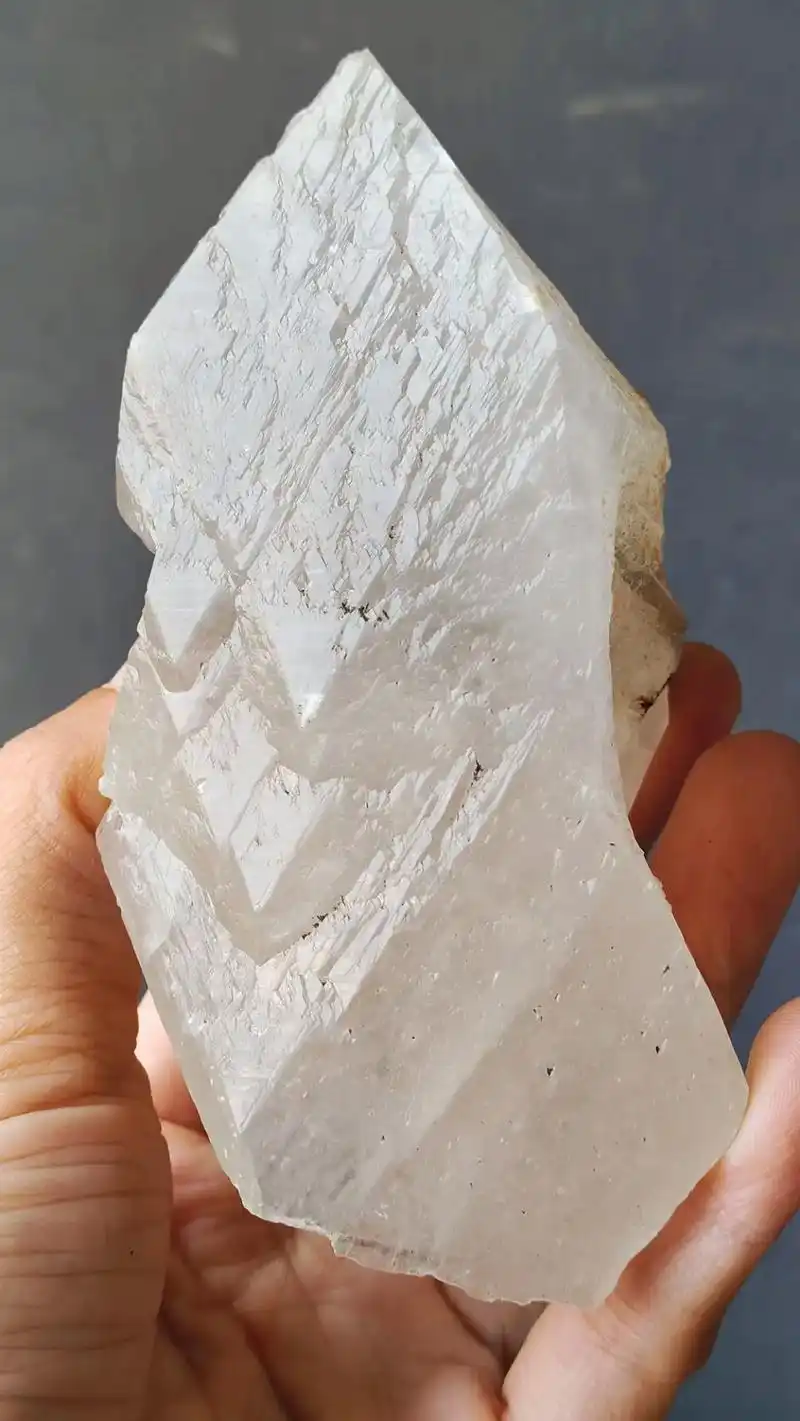 方解石.#矿物晶体 #天然水晶 #好东西一起分享给大家  纹 - 抖音