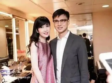 55岁周慧敏曾是郭富城最喜欢的女朋友,却惨遭渣男8次出轨! - 明星网