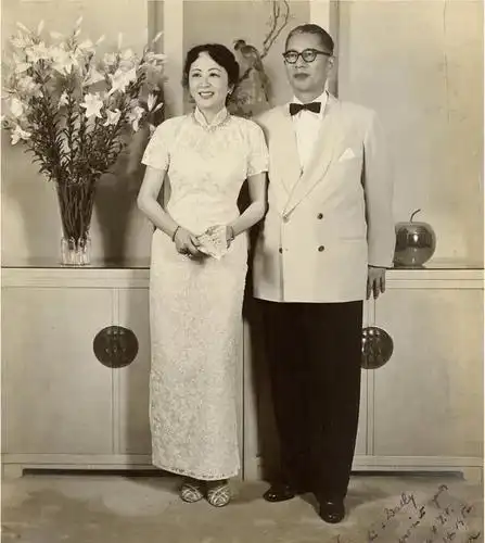 从此,宋子文与和夫人长驻美国,退出政坛后,宋子文将大部分时间与经历