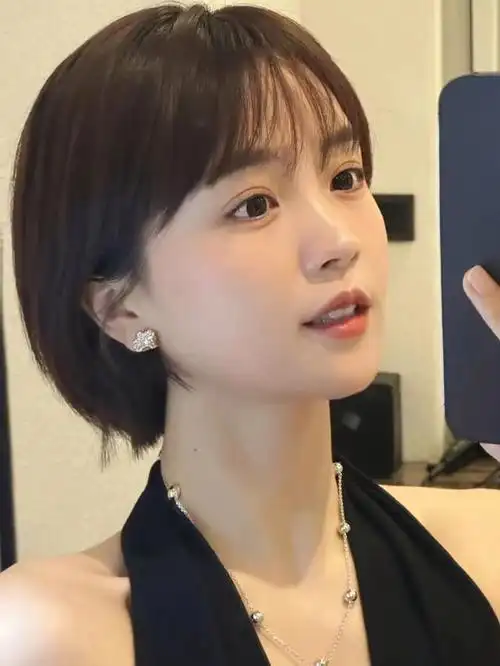 知性时尚真耐看——露耳波波头,短发新风尚